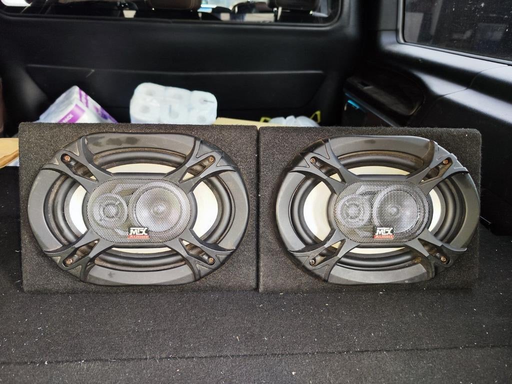 Lot de 4 haute parleur auto + ampli boston, Auto diversen, Autogereedschap, Zo goed als nieuw, Ophalen