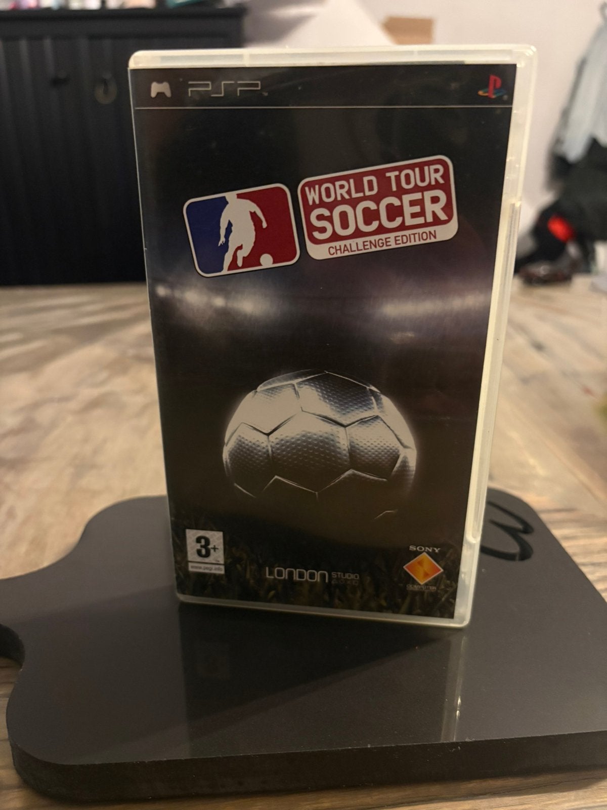 World Tour Soccer: Challenge Edition (Sony PSP) - Boîte, Games en Spelcomputers, Ophalen of Verzenden, Zo goed als nieuw, Platform