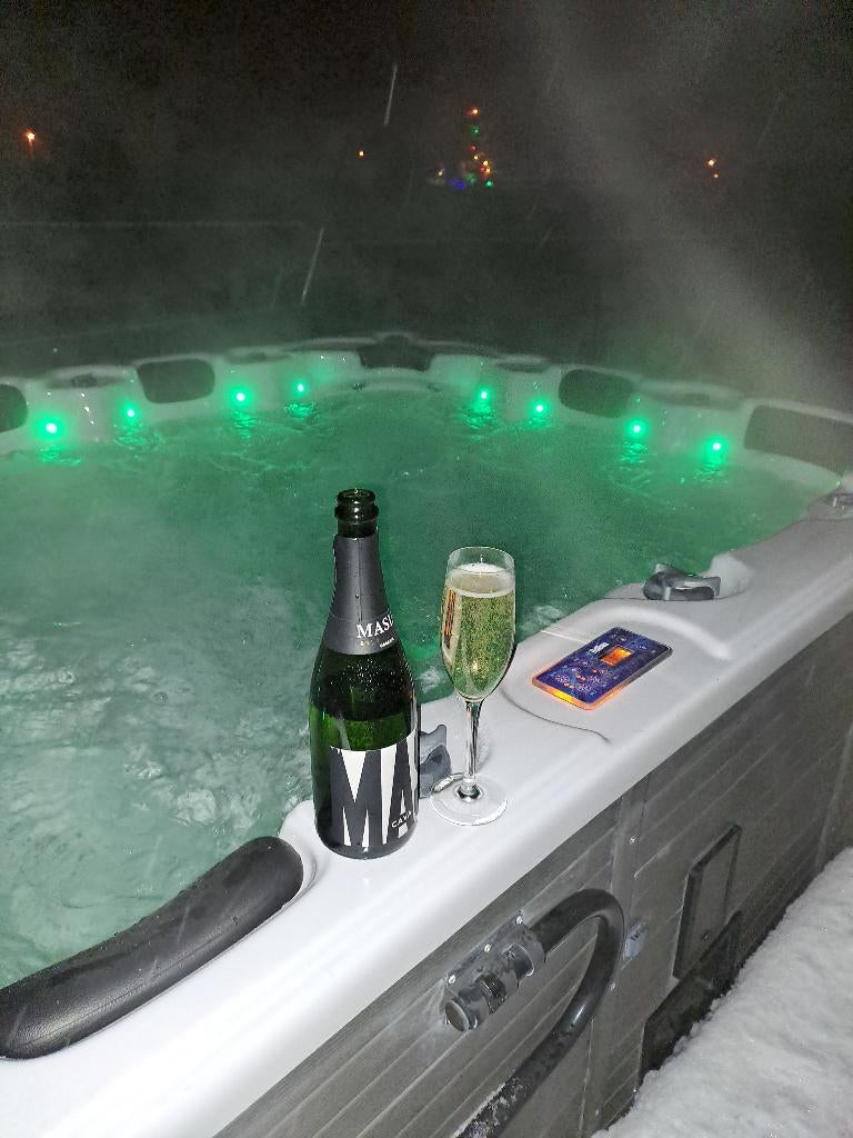 Jacuzzi, Tuin en Terras, Bubbelbaden en Hottubs, Ophalen, Gebruikt, Trap, Vast