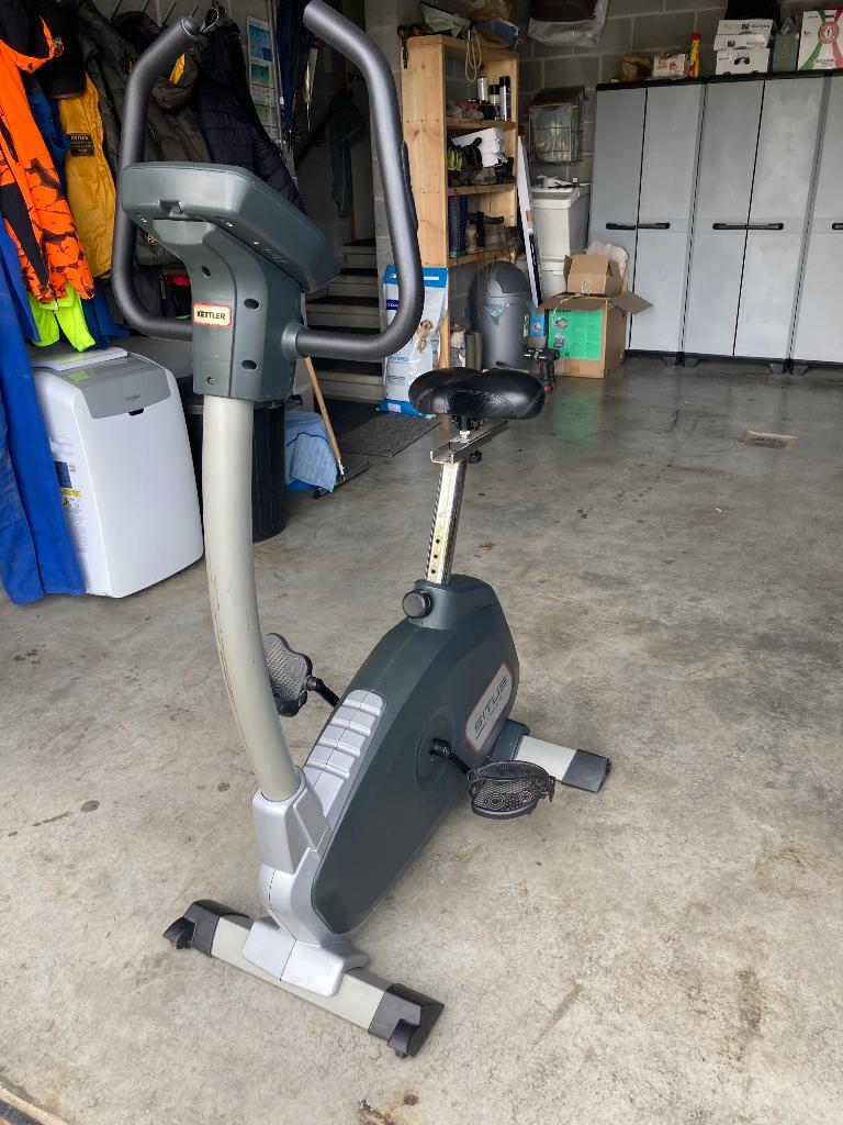 Vélo appartement, Sport en Fitness, Fitnessapparatuur, Ophalen, Gebruikt, Metaal, Hometrainer