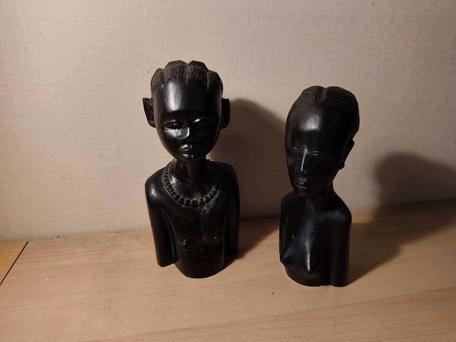 statuettes ébène, Enlèvement