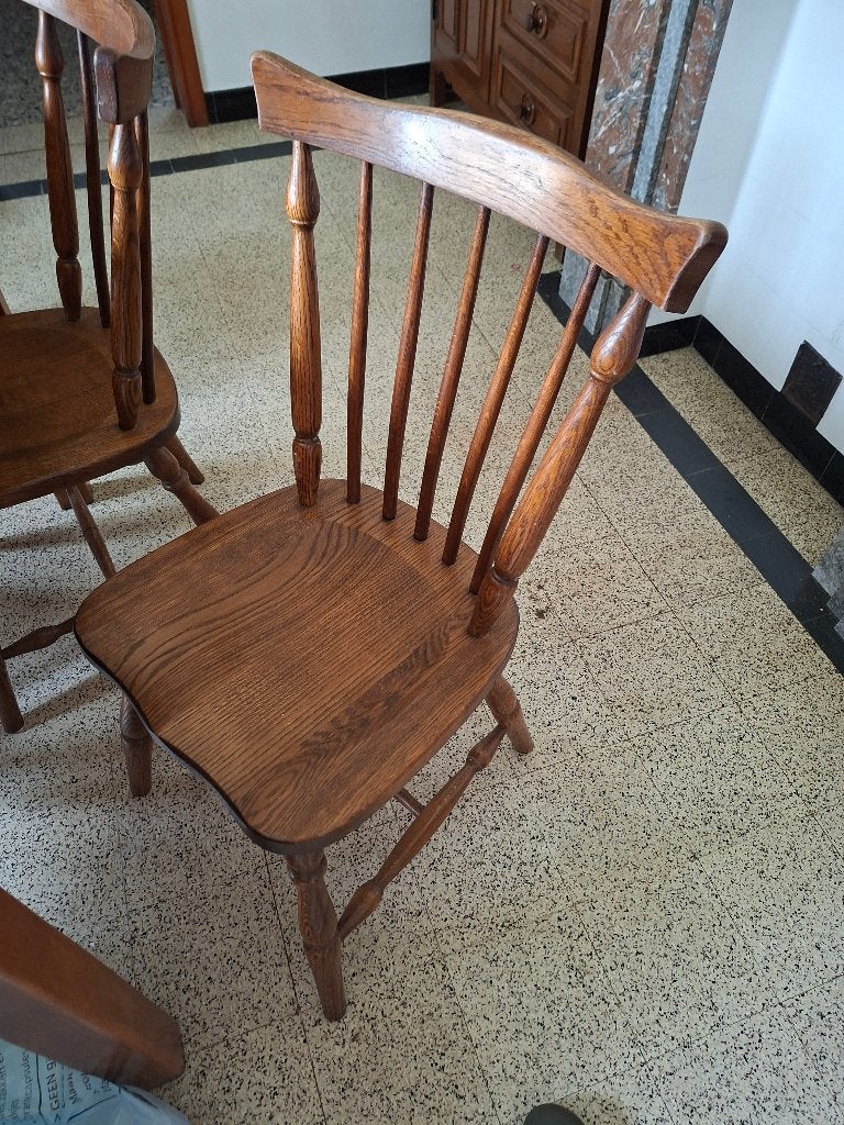 oude stoelen, Ophalen