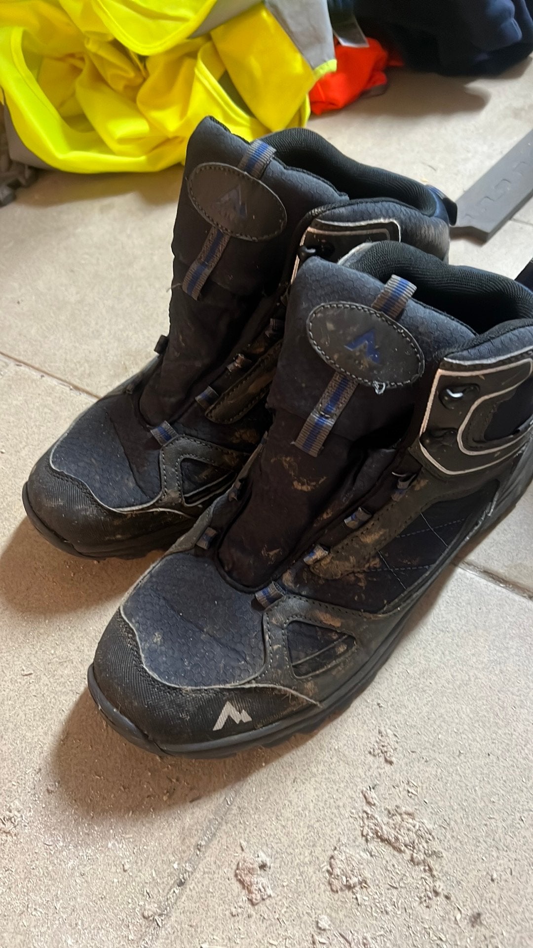 Chaussures, randonnée, taille 43 a donner, Enlèvement