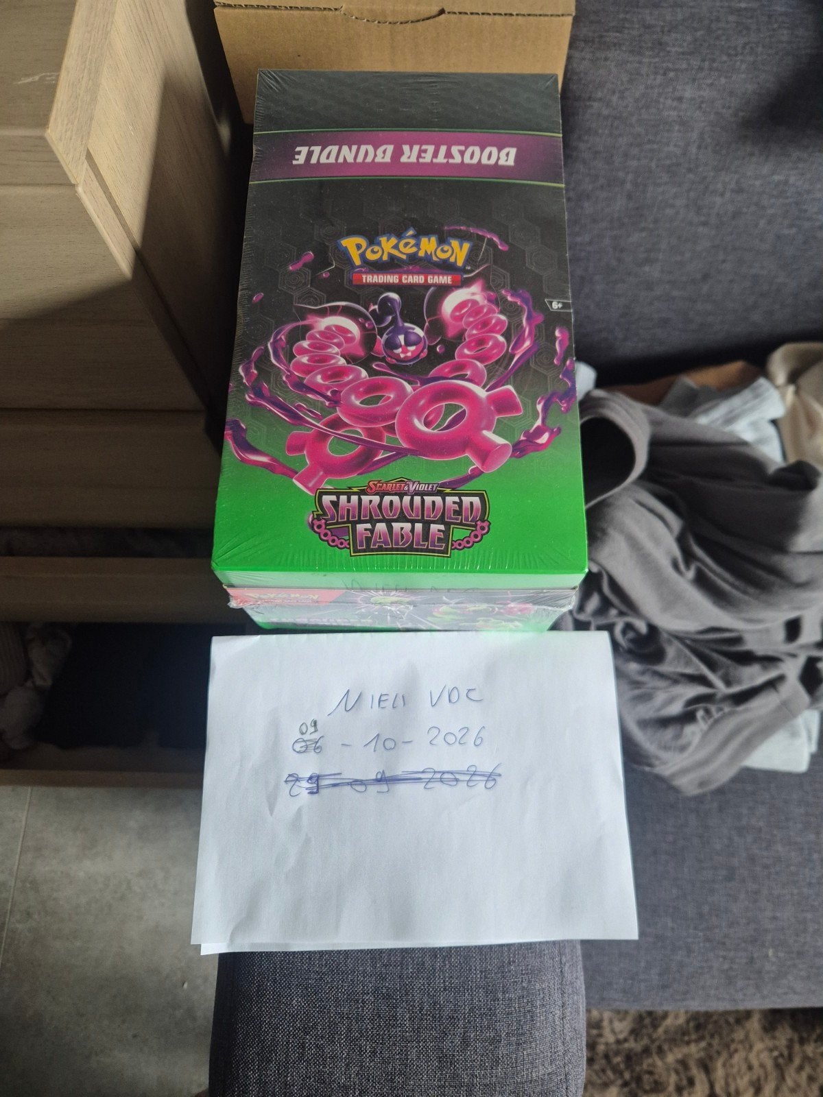 pokemon shrouded fable boosterbundle display, Ophalen of Verzenden