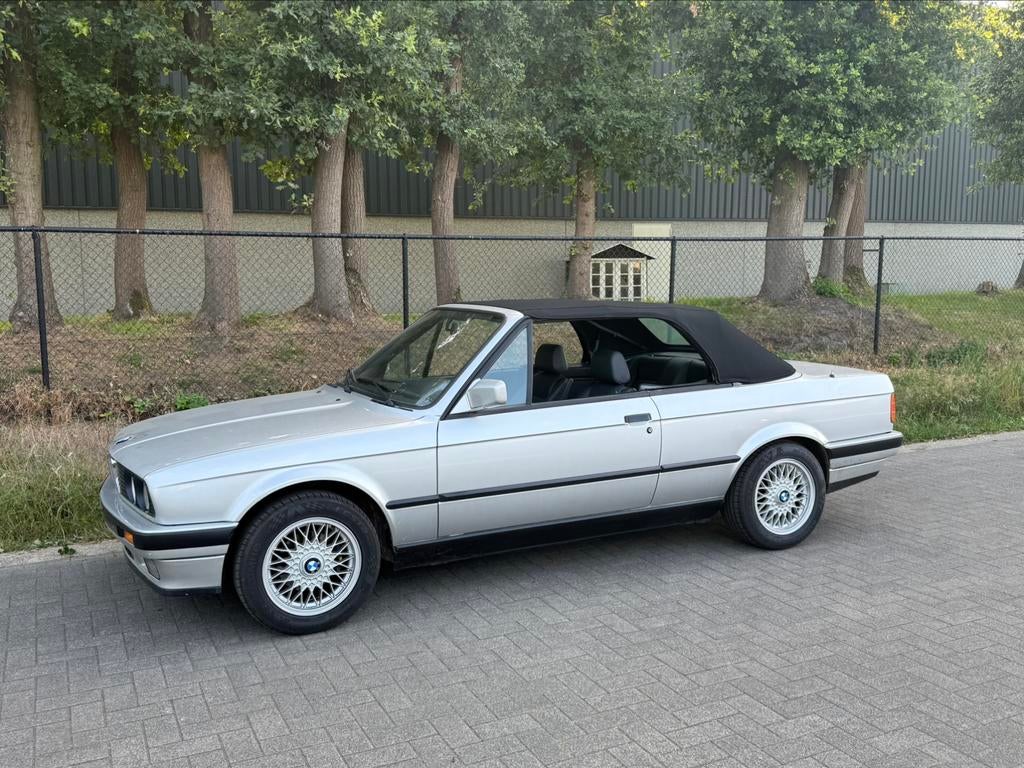 BMW 325i cabrio, Automaat, 4 zetels, Achterwielaandrijving, 2496 cc