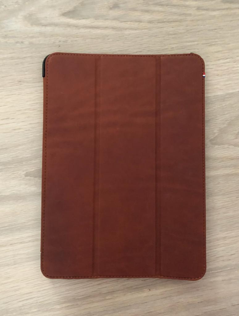 Apple iPad Pro 11” book case in prachtig bruin leer, Computers en Software, Tablet-hoezen, Zo goed als nieuw, Bescherming voor- en achterkant
