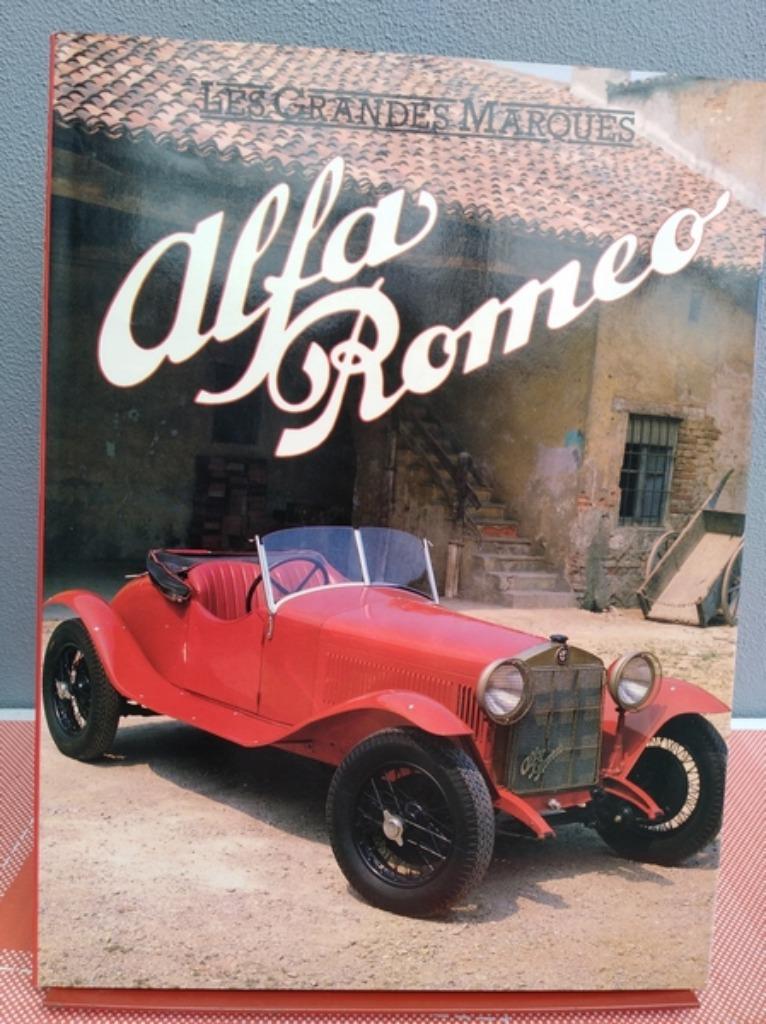 Réserver les grandes marques automobiles Grund en français, Livres, Enlèvement ou Envoi, Neuf, Alfa Romeo