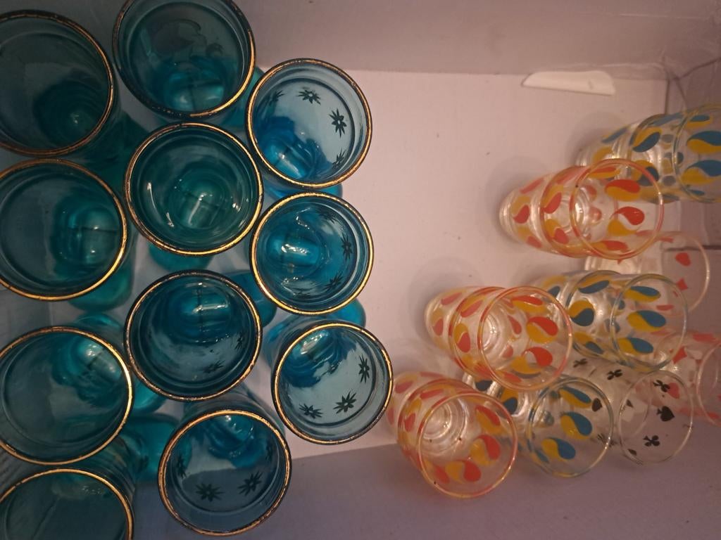 Lot de 28 verres vintage décorés, Enlèvement