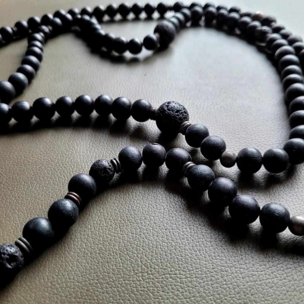 Long collier sautoir Sarah Pacini, Bijoux, Sacs & Beauté, Enlèvement ou Envoi, Comme neuf, Noir, Autres matériaux