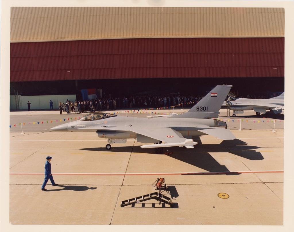 photo F-16 Fighting Falçon - Force aérienne égyptienne, Collections, Envoi, Armée de l'air, Photo ou Poster