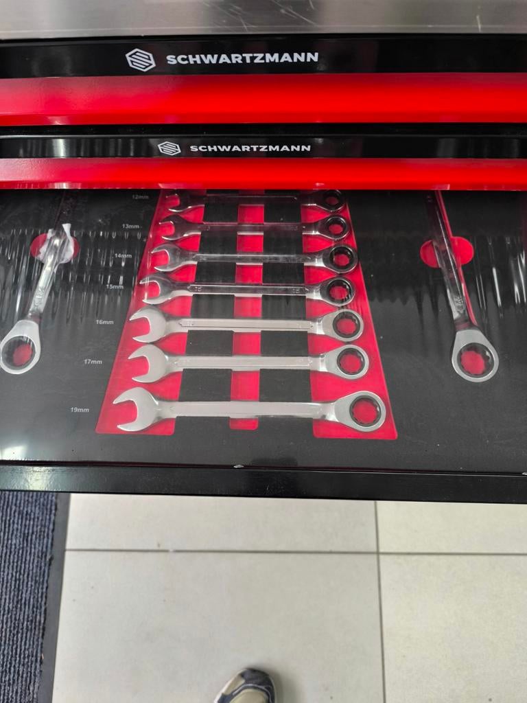 Valise à outils pleine d'outils, Enlèvement