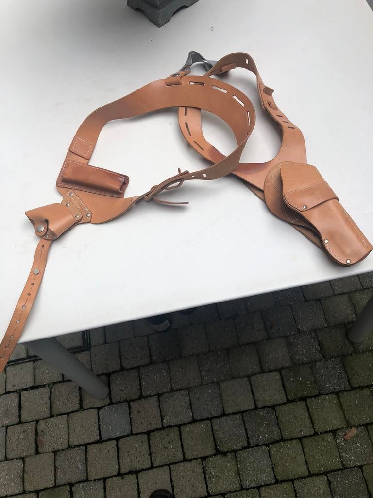 Lederen schouderholster, Verzamelen, Ophalen