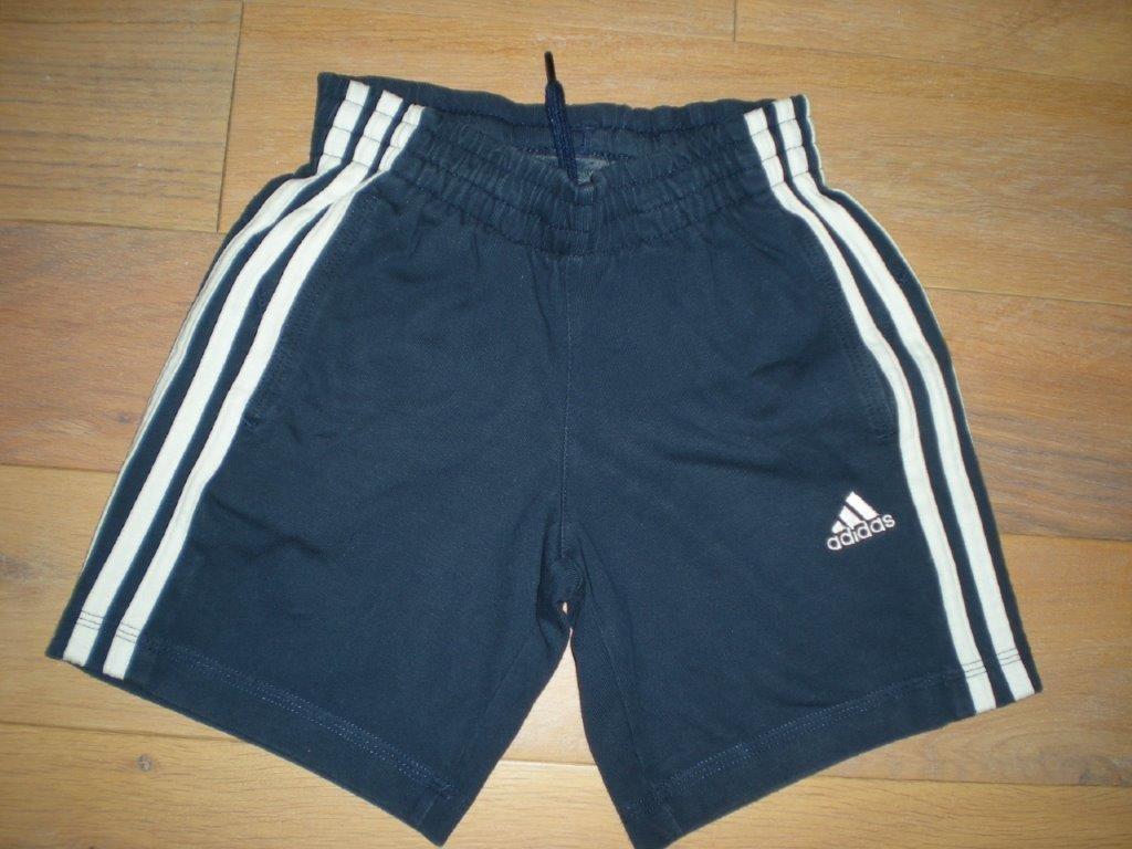 Turnbroekje sportbroekje adidas 5-6 jaar maat 116, Enfants & Bébés, Vêtements enfant | Taille 116, Adidas, Garçon ou Fille, Enlèvement ou Envoi