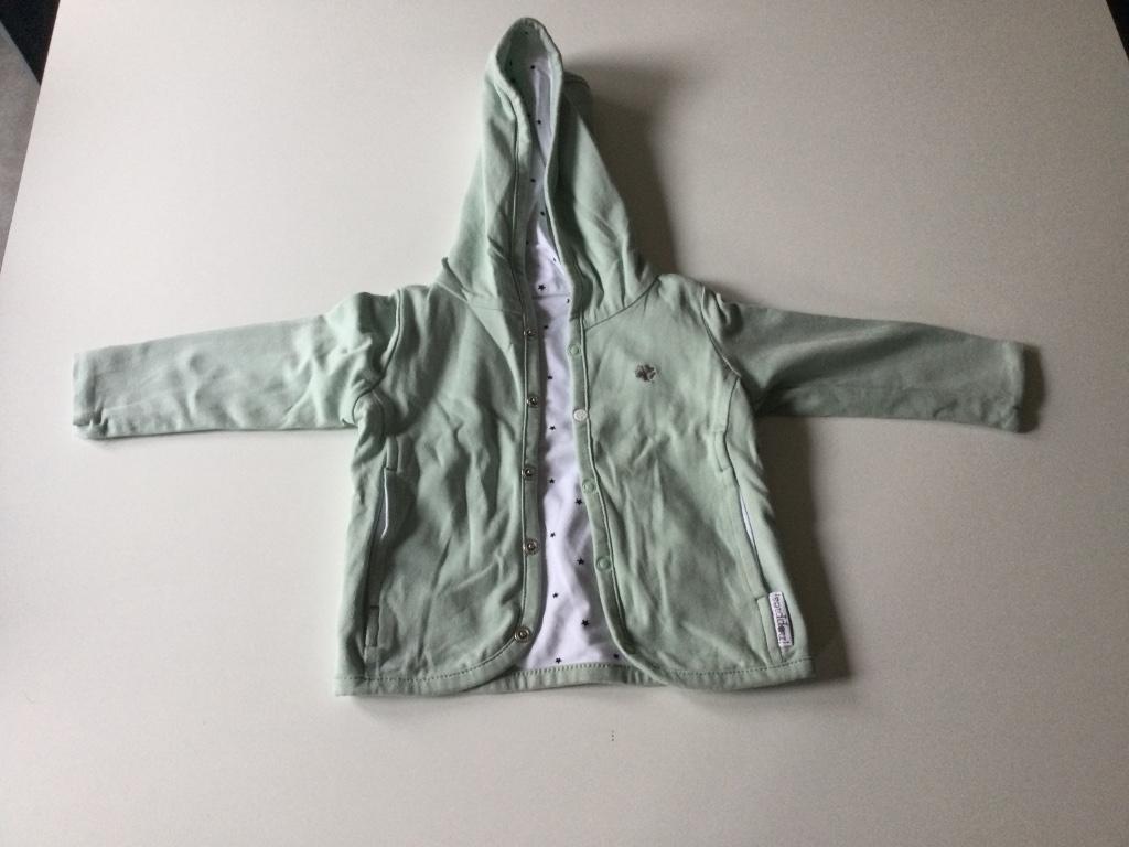 Zomerjas groen met wit en sterren, Kinderen en Baby's, Babykleding | Maat 62, Ophalen of Verzenden, Zo goed als nieuw, Jasje, Jongetje