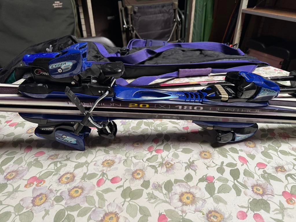 Ski’s  met stokken en tas, Ophalen, Zo goed als nieuw, Ski, Stokken