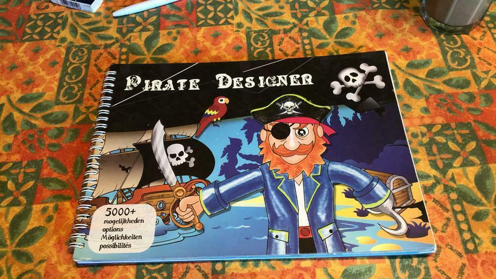 Concepteur pirate (q), Enlèvement ou Envoi, Comme neuf, Papier, Carnet de croquis ou à dessin