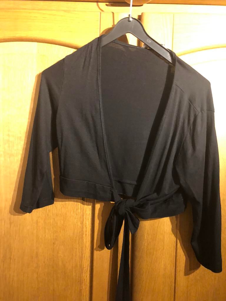 Korte bolero maat S, Ophalen, Zo goed als nieuw, Maat 36 (S), Zwart