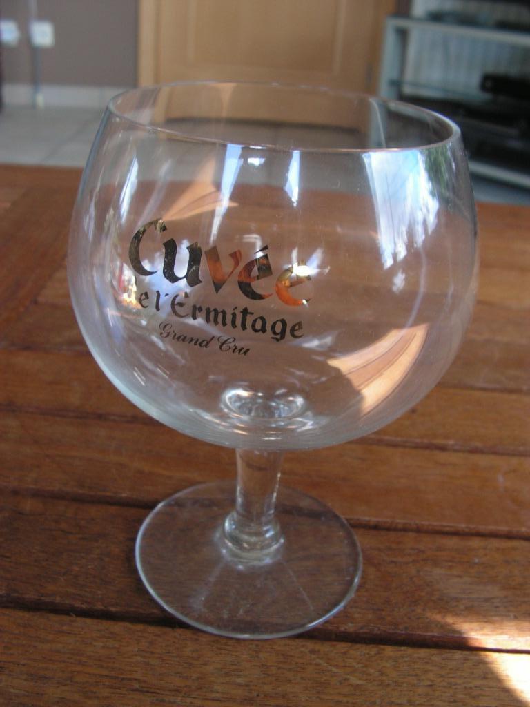 Glas Cuvée de l’Ermitage., Verzamelen, Glas en Drinkglazen, Zo goed als nieuw, Bierglas, Ophalen of Verzenden