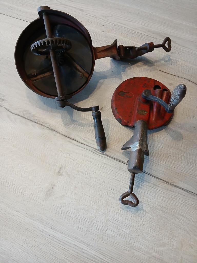 2 coupe-haricots anciens., Enlèvement