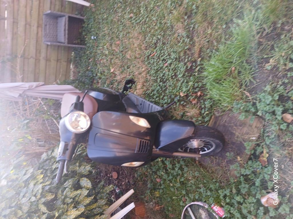 Venesi A klasse, Fietsen en Brommers, Scooters | Overige merken, Ophalen