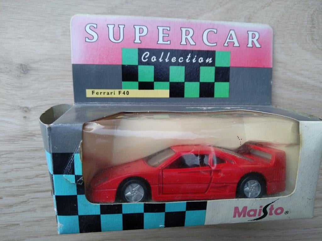 Maisto Ferrari F40 schaal 1/40, Hobby en Vrije tijd, Modelauto's | 1:43, Zo goed als nieuw, Auto, Overige merken, Ophalen of Verzenden