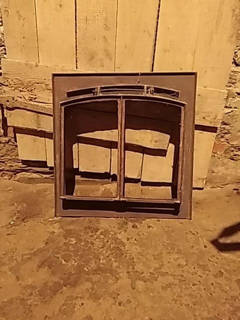 Très ancienne fenêtre de toit en fer., Enlèvement