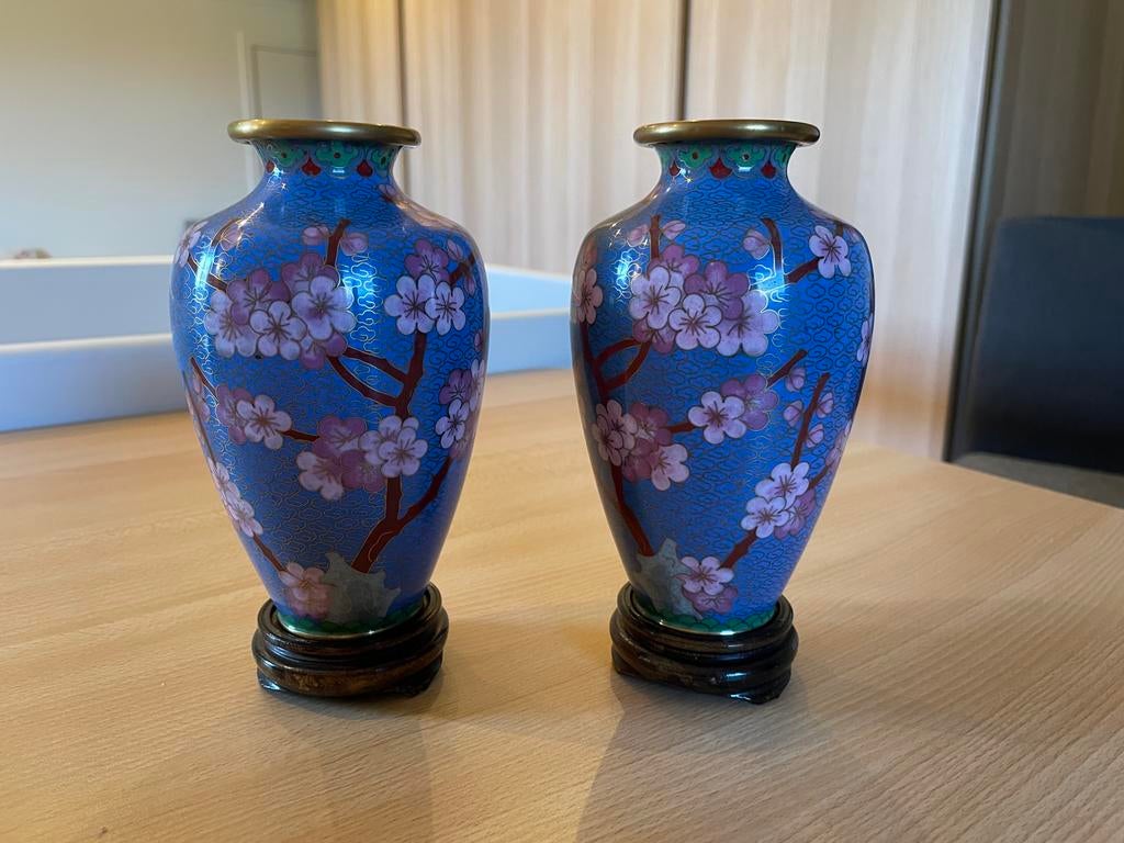 2 cloisonné vaasjes, Ophalen