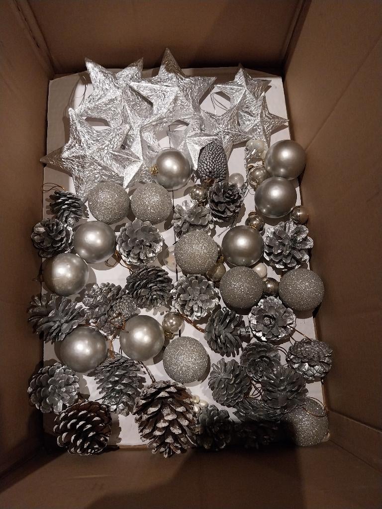 Zilveren kerst decoratie kerstballen, dennenappels, sterren, Ophalen of Verzenden
