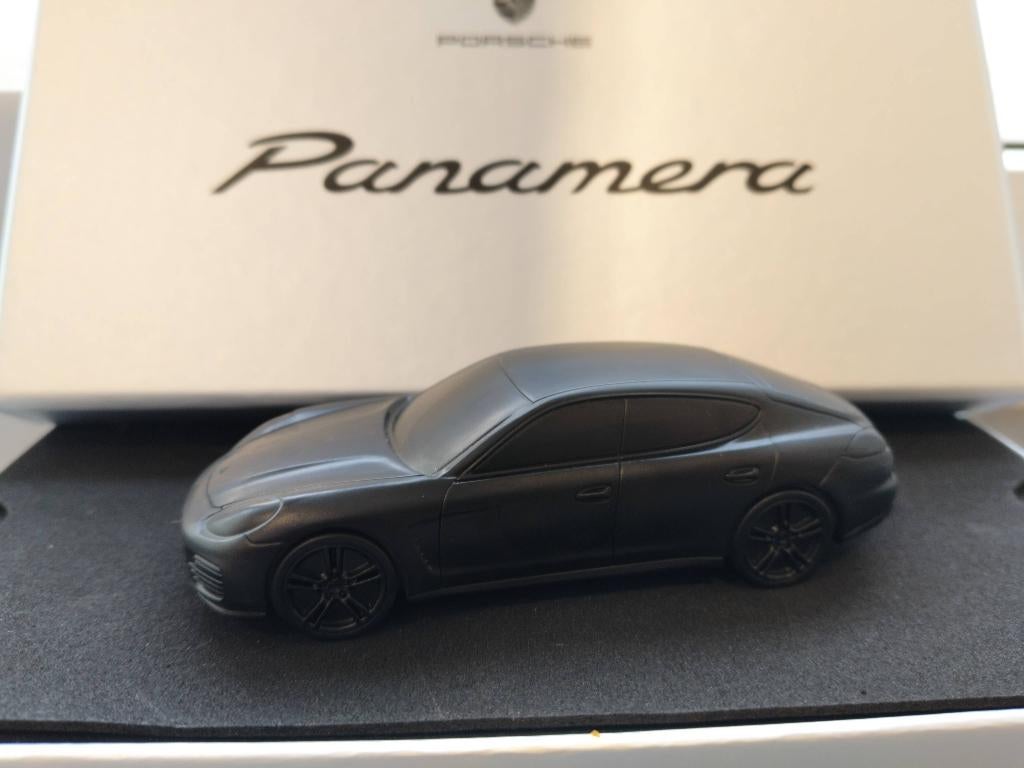 Presse papier métal Porsche Panamera Neuf, Ophalen of Verzenden, Nieuw, Auto's