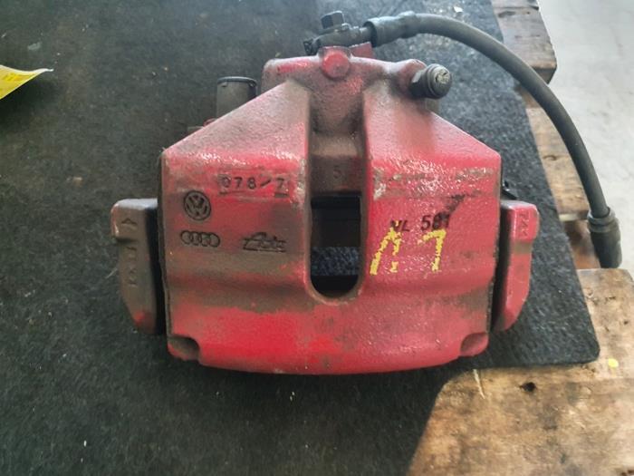 Etrier de frein (pince) avant gauche d'un Volkswagen Golf, Autos : Pièces & Accessoires, Enlèvement ou Envoi, 3 mois de garantie