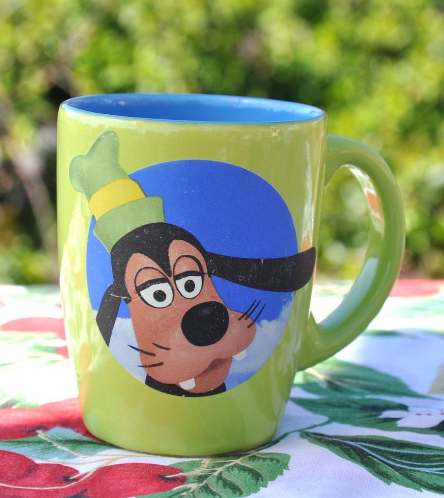 tasse mug disneyland paris pluto, Collections, Disney, Enlèvement ou Envoi, Dingo ou Pluto, Utilisé, Autres types