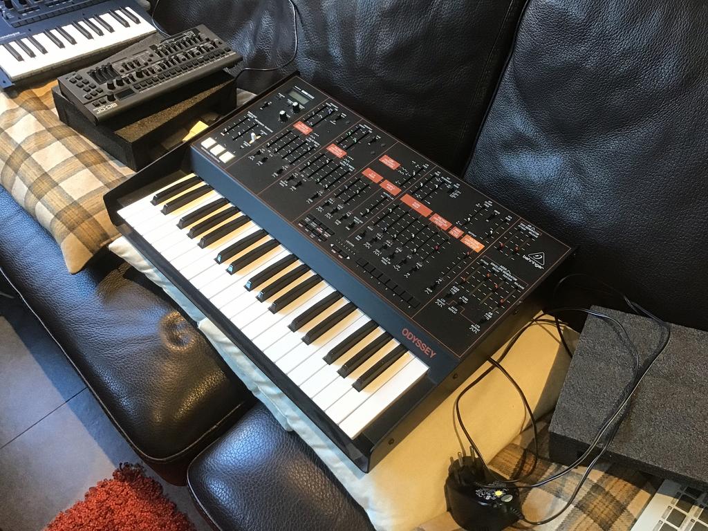 Behringer Odyssey, Muziek en Instrumenten, Synthesizers, Zo goed als nieuw, Ophalen