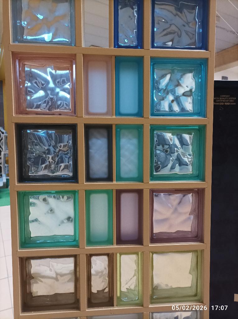 BLOCS EN VERRE DE COULEUR, Enlèvement, Neuf