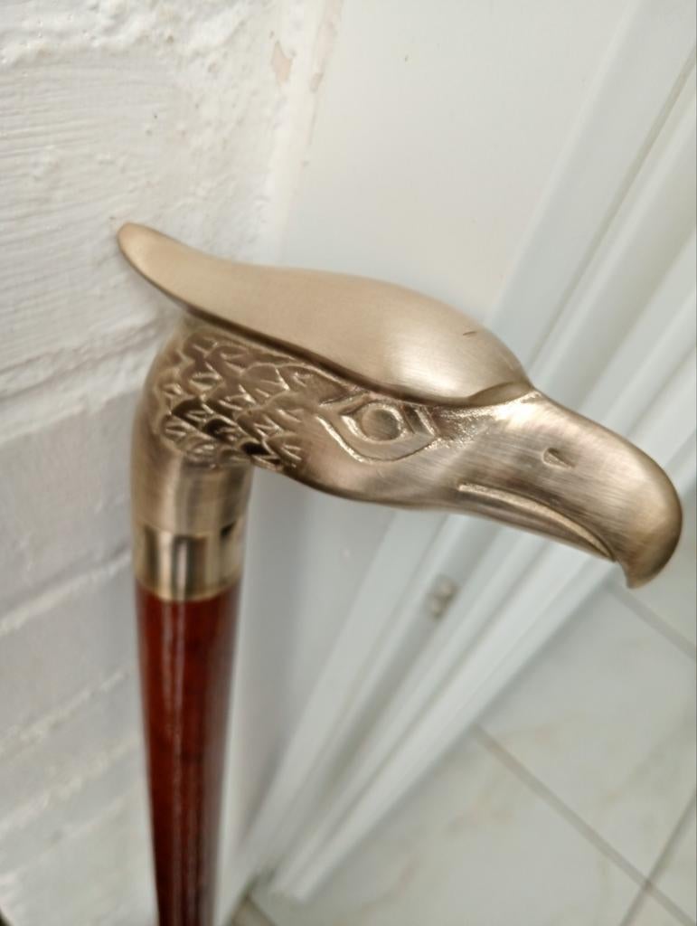 Canne  ( aigle ) avec fiole en verre, Divers, Bâtons de marche, Enlèvement ou Envoi
