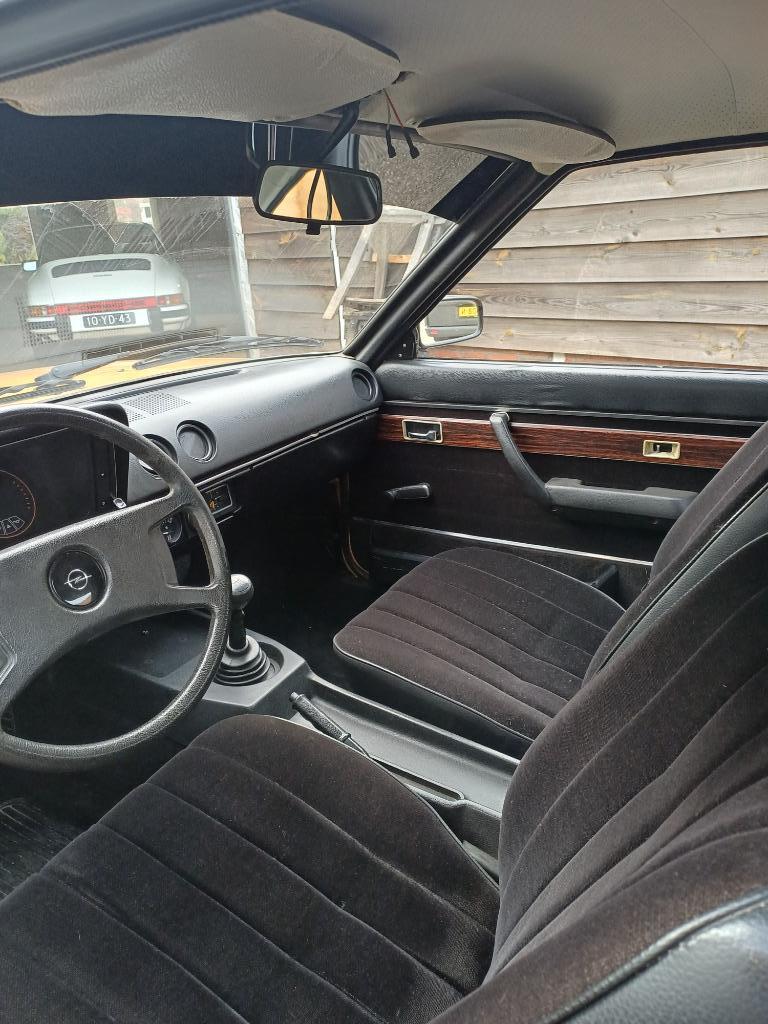 opel manta b berlinette 1200s 1978 okergeel, foto 10