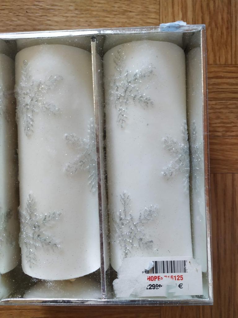 kerst sneeuwkaarsen cadeaudoosje met 2 grote sierkaarsen, Diversen, Kerst, Ophalen of Verzenden, Nieuw