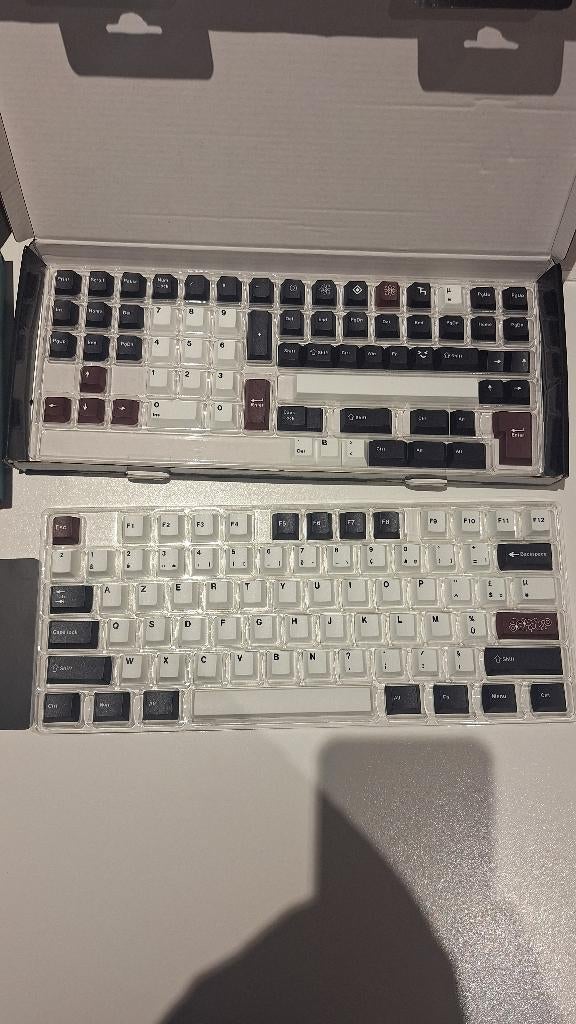 Clavier d ordinateur QWERTY  + touches AZERTY NEUFSSY, Informatique & Logiciels, Claviers, Neuf, Azerty, Sans fil, Clavier gamer