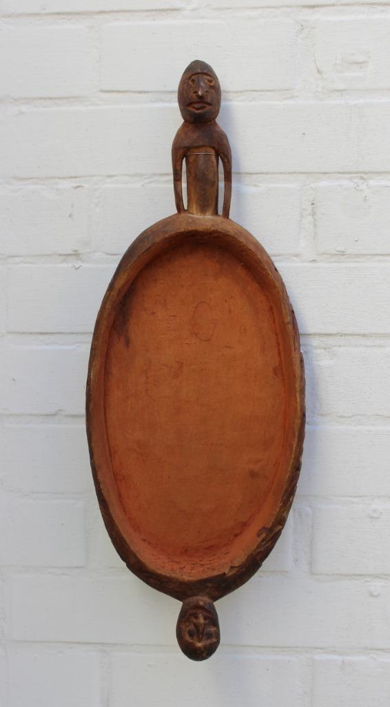 ANCIEN PLAT RITUEL DE PAPOUASIE-NOUVELLE-GUINÉE, Enlèvement ou Envoi