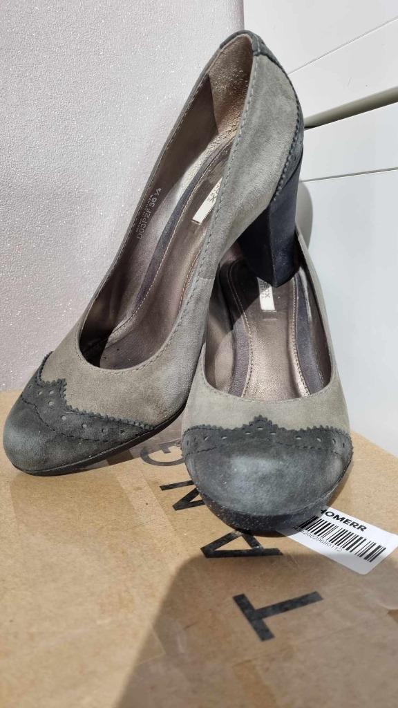 GEOX tweekleurige grijze 37 suède schoenen, Kleding | Dames, Schoenen, Verzenden, Overige typen, Grijs, Gedragen