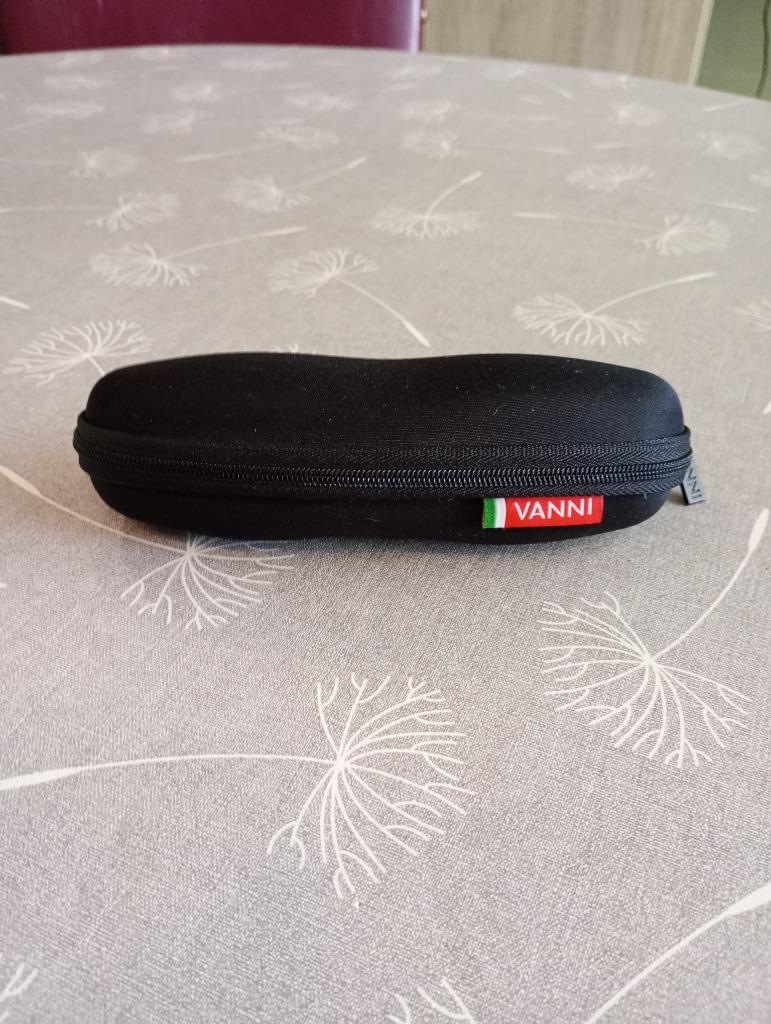 Etui à lunettes Vanni, Enlèvement, Lunettes