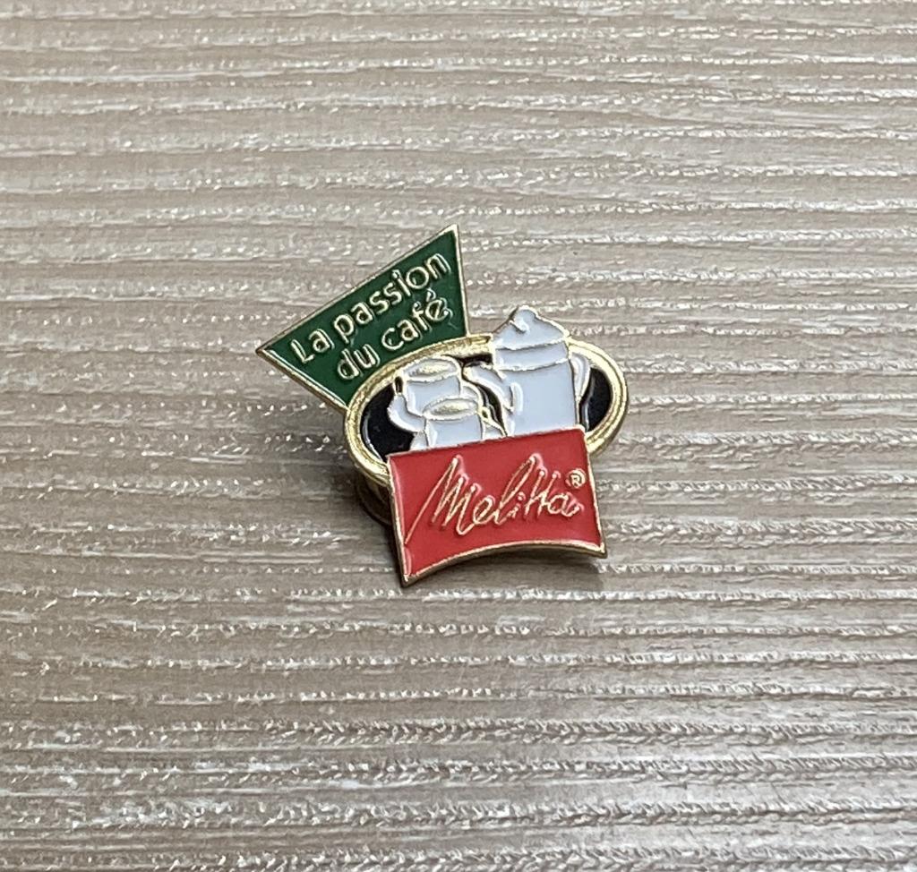 PIN - MELITTA - KOFFIE - CAFÉ - COFFEE, Verzamelen, Verzenden, Gebruikt, Merk, Speldje of Pin