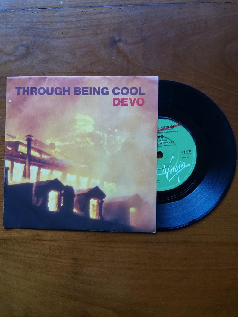 DEVO THROUGH BEING COOL/RACE OF DOOM (7" 45rpm), Ophalen of Verzenden, Zo goed als nieuw