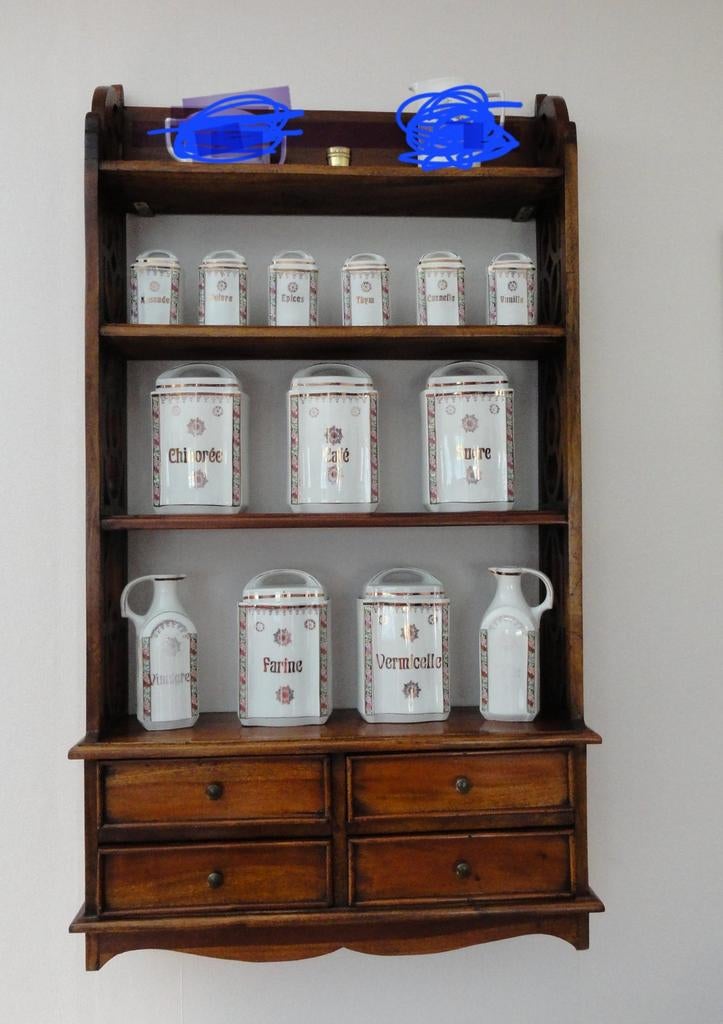 Pots à épices anciens, Enlèvement
