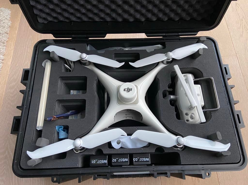 Phantom 4 pro RTK complete set RTK-drone voor mapping, 900 g à 4 kg, Qualité supérieure, 1 à 5 km, Comme neuf