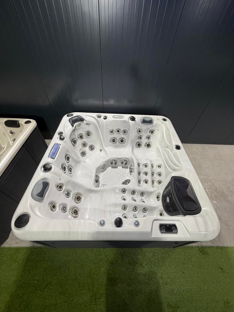 Jacuzzi  5 persoons incl garantie, Tuin en Terras, Zwembad-toebehoren, Zo goed als nieuw, Ophalen of Verzenden