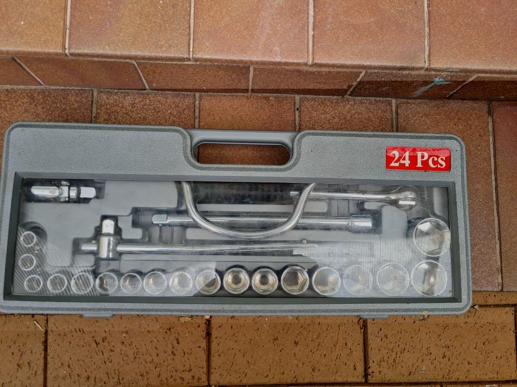 Coffret à douilles de 24 Piéces comme neuf, Ophalen of Verzenden, Zo goed als nieuw