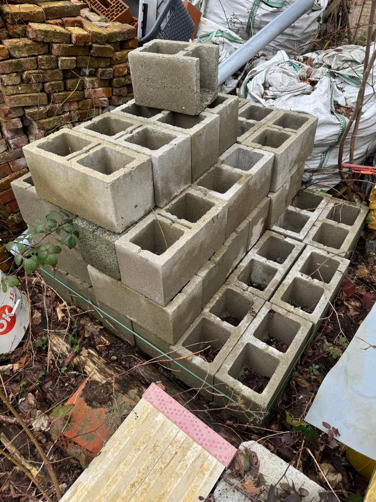 Betonblokken 38x19x19, Ophalen, Zo goed als nieuw