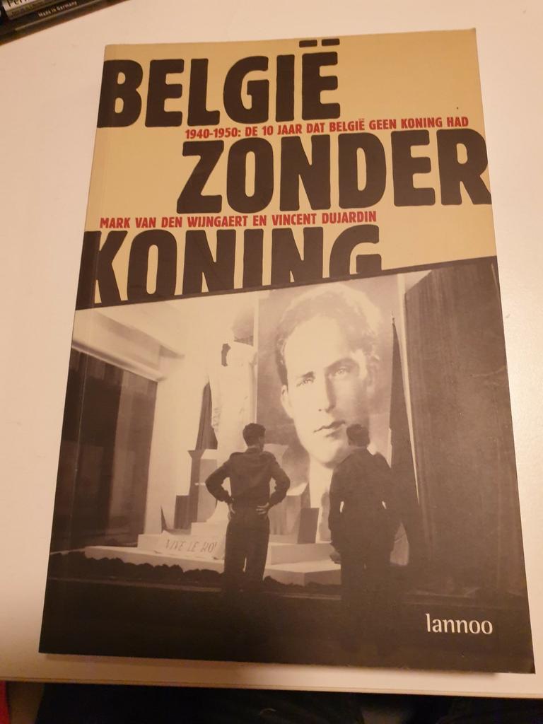 V. Dujardin - Belgie zonder koning, Ophalen of Verzenden, Zo goed als nieuw, V. Dujardin; M. Wijngaert