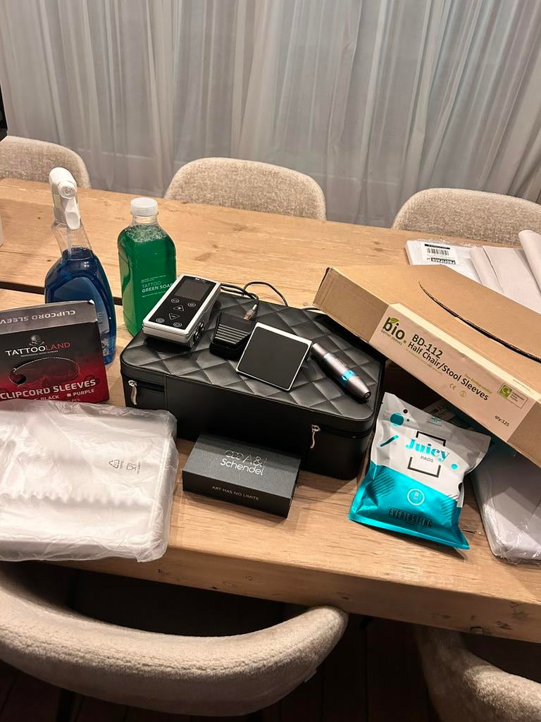 PMU starterset – permanente make-up / wenkbrauwen (compleet), Handtassen en Accessoires, Uiterlijk | Cosmetica en Make-up, Zo goed als nieuw
