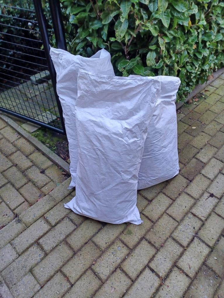 Lot puinzakken 25kg, Tuin en Terras, Zand, Ophalen of Verzenden, Zo goed als nieuw